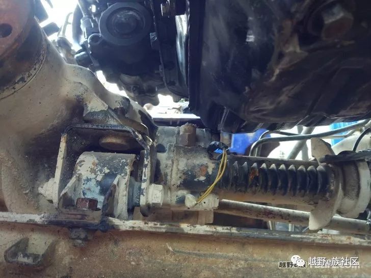 奇兵改帕杰罗发动机超选四驱,黑金刚改装新款帕杰罗内饰