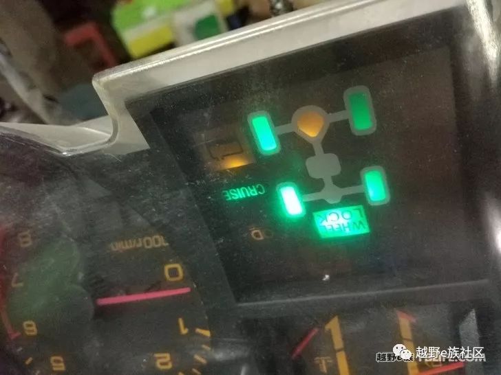 奇兵改帕杰罗发动机超选四驱,黑金刚改装新款帕杰罗内饰