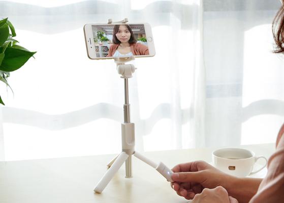 日常拍照用的自拍神器,自拍和拍视频必备神器