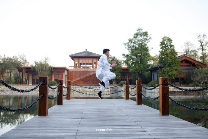 骞夸笢鍝噷鍙互绂呬慨浣忓,宀崡绂呬慨閰掑簵鍥剧墖