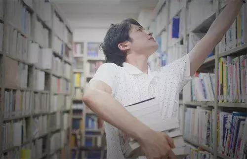 如果去图书馆找不到书你会怎么办,在图书馆找不到想要的书怎么办呢