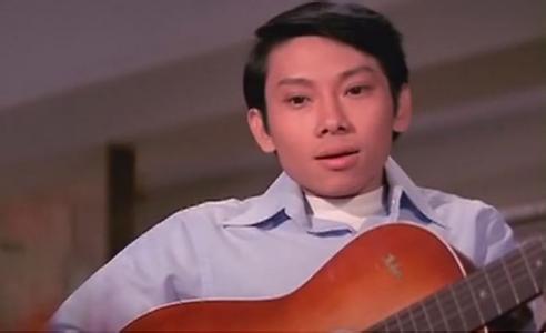 人不可貌相！他身高1米5却是音乐鬼才捧红刘德华移民国外娶洋妞