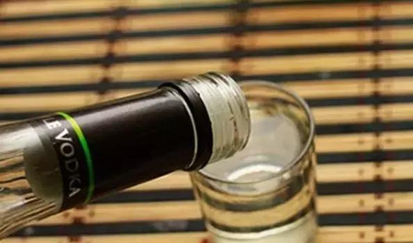 适合做深水炸弹的几款调酒,一杯就醉的深水炸弹怎么调酒