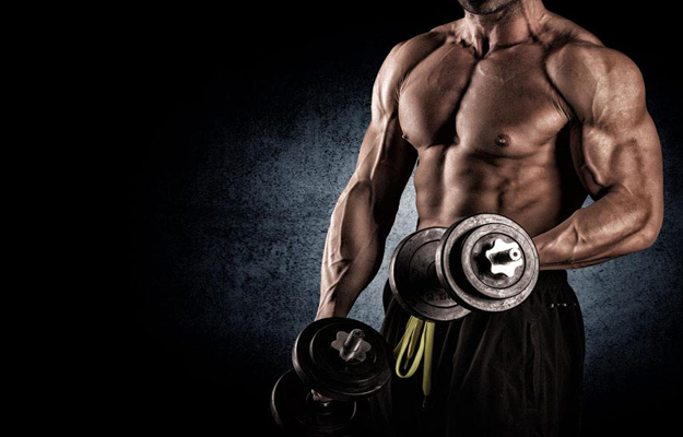 倒三角形身材怎么搭,肩宽背厚的倒三角身材穿搭