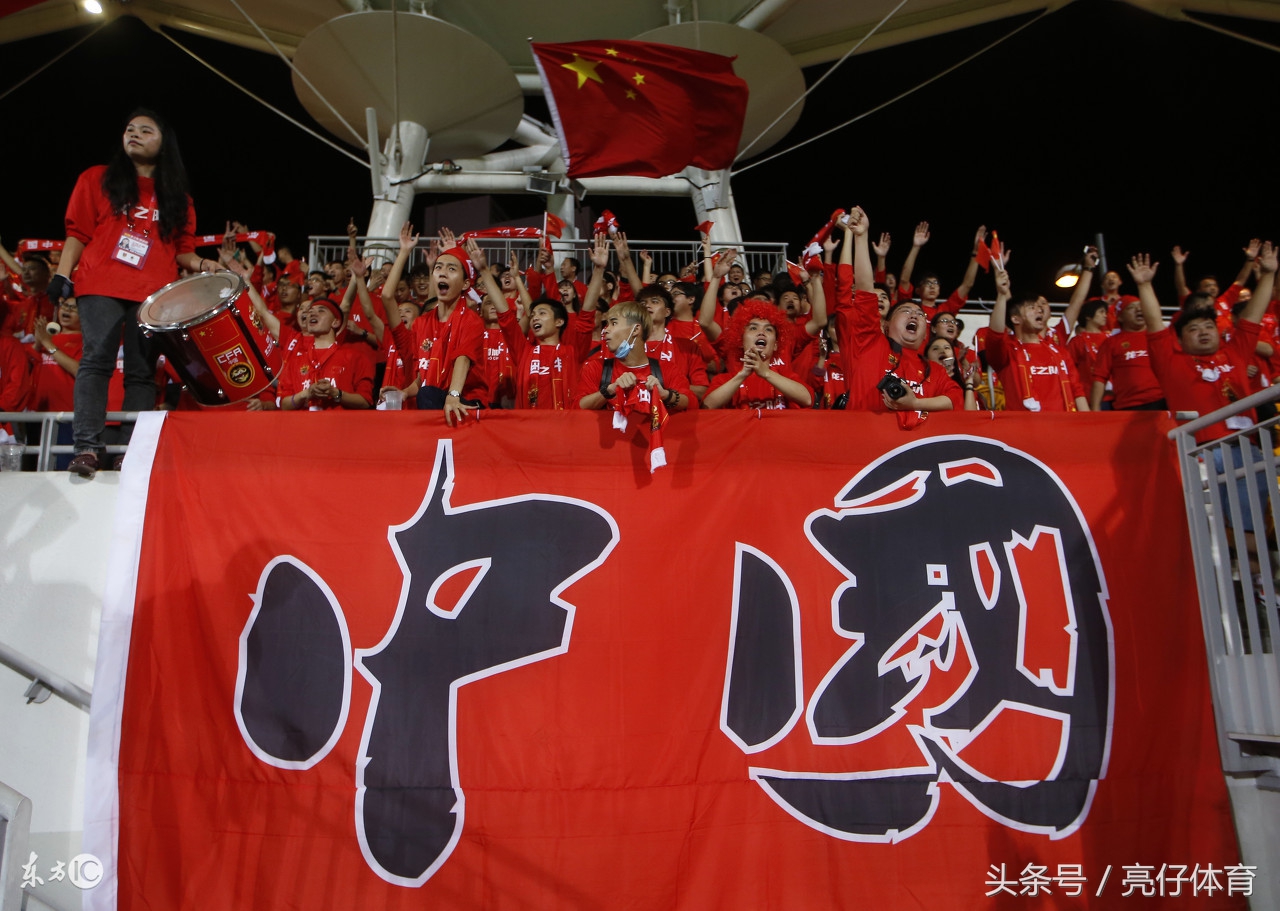 中国首位亚洲足球先生实力远超现役国脚有他的日子球迷好幸福！