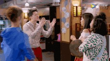 灰姑娘的故事说100年不厌，还不是心里怀揣一个李泽言么