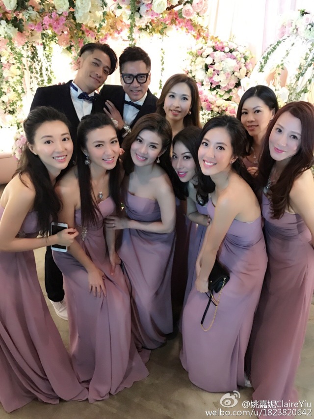 身为亚洲小姐却甘愿当绿叶，如今子女双全，更做起代购商