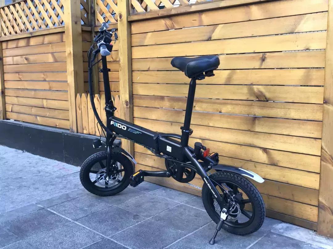 比小米好电动车,正步折叠电动自行车测评