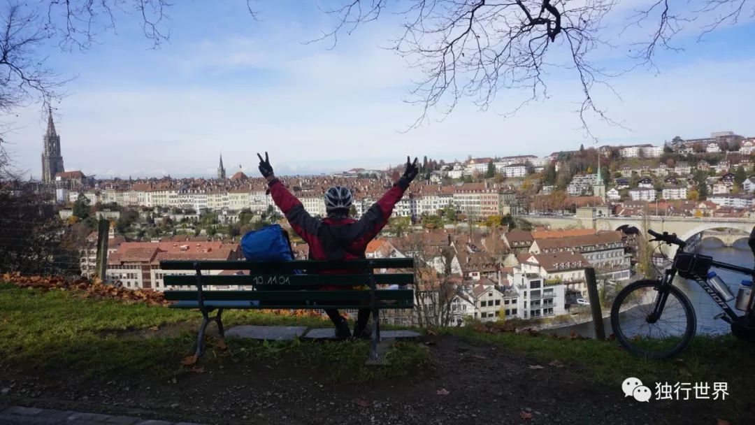 当你还在为生活抱怨,当你还在抱怨生活不易的时候