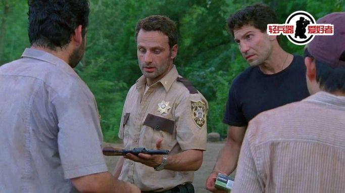 丧尸别跑！《行尸走肉》里那些“对抗丧尸”的终极*器武**（第一季）