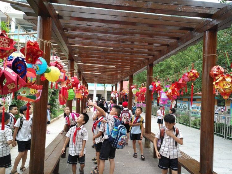 学生成长的沃土师生眷恋的乐园一一八桂绿城小学2017年工作汇报
