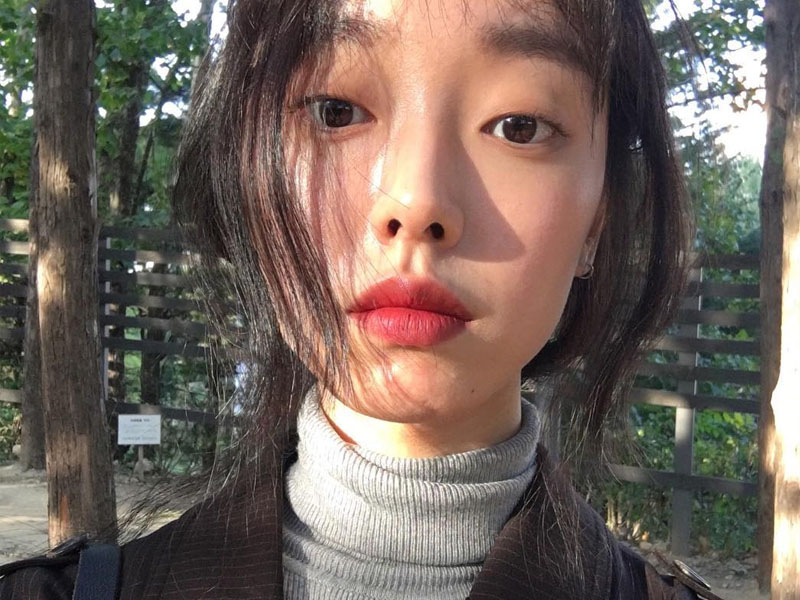 单眼皮肿眼泡日常眼妆教程新手,肿眼泡单眼皮适合什么眼妆