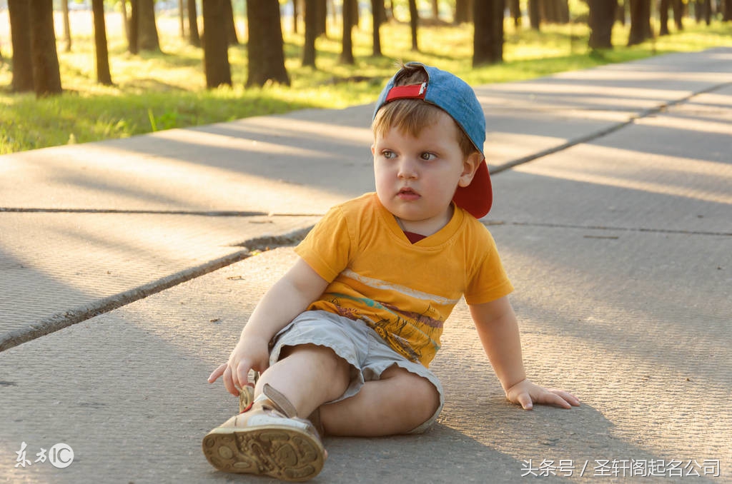 2018年男宝宝取名大全和含义,2018男宝宝霸气小名