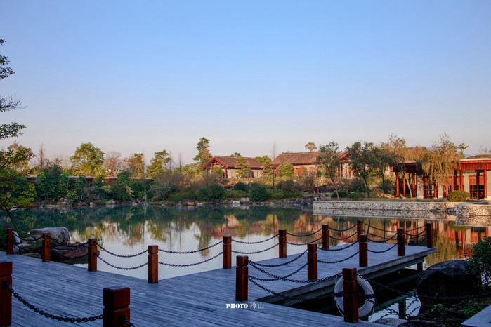 骞夸笢鍝噷鍙互绂呬慨浣忓,宀崡绂呬慨閰掑簵鍥剧墖