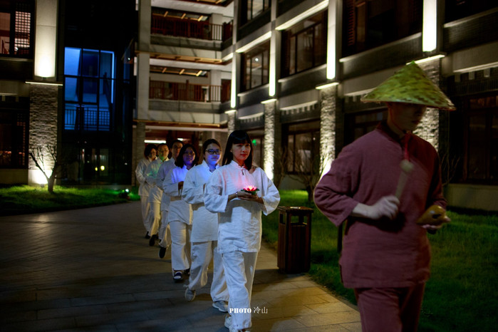 骞夸笢鍝噷鍙互绂呬慨浣忓,宀崡绂呬慨閰掑簵鍥剧墖