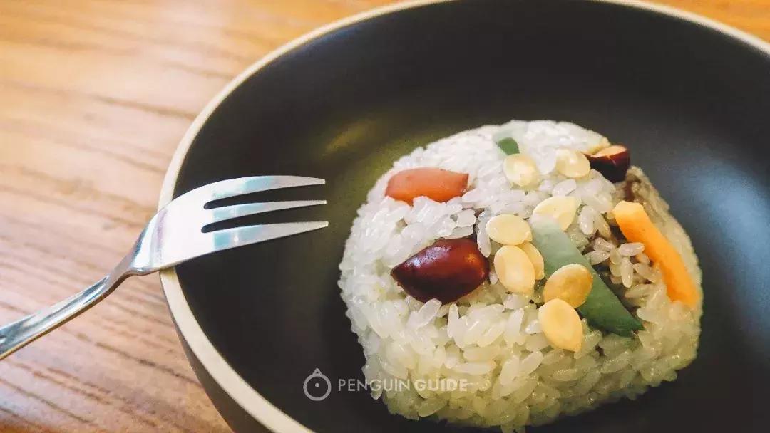 好吃的糯米八宝饭推荐 (正宗糯米八宝饭在家做法)
