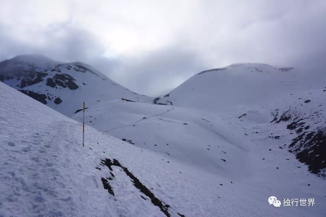 当你还在为生活抱怨,当你还在抱怨生活不易的时候