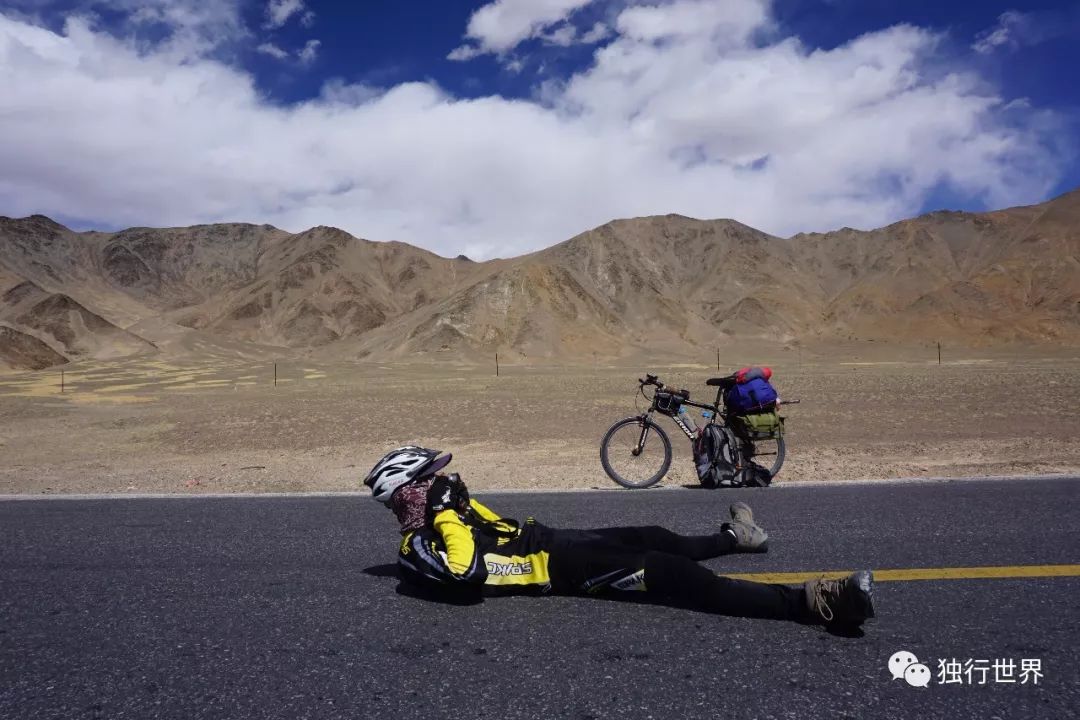 当你还在为生活抱怨,当你还在抱怨生活不易的时候