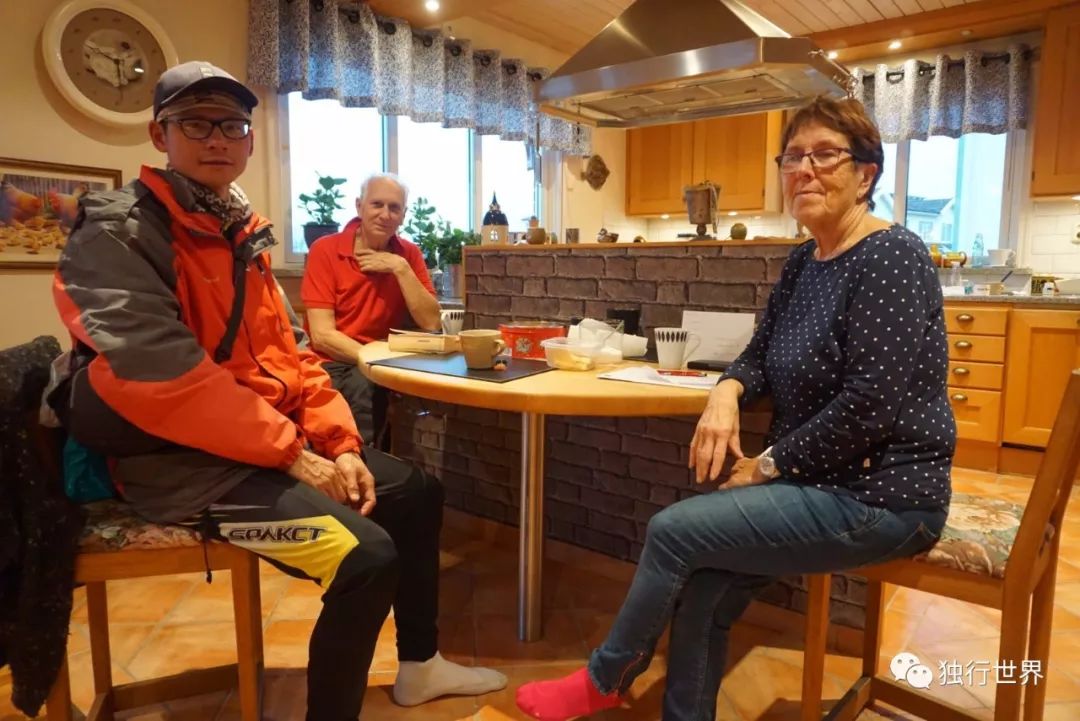 当你还在为生活抱怨,当你还在抱怨生活不易的时候