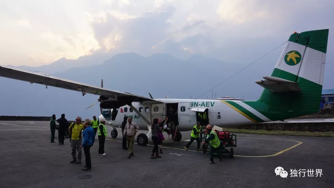 当你还在为生活抱怨,当你还在抱怨生活不易的时候