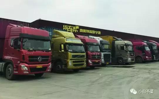 飞速行驶的大货车,飞速的货车