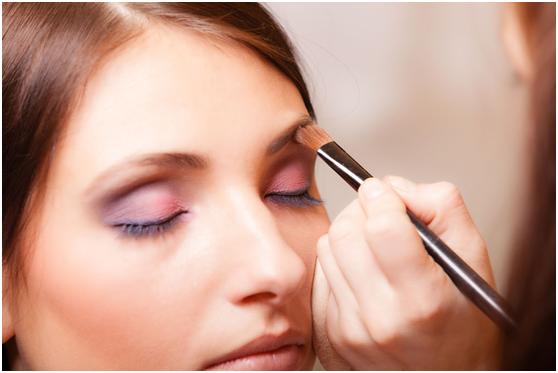 化妆品防水防汗不脱妆怎样化妆,用什么牌子的化妆品不会脱妆