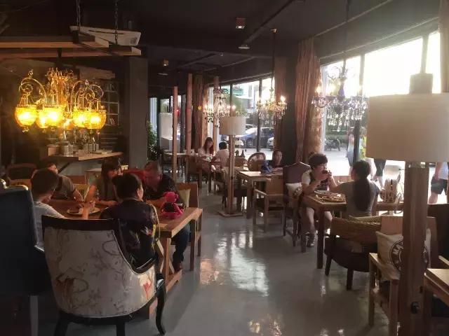 漫猫咖啡师范大学店,上海漫猫咖啡