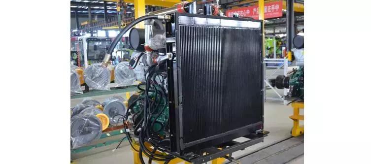 新款谷王tb90和te90收割机,谷王te90纵轴流收割机的毛病