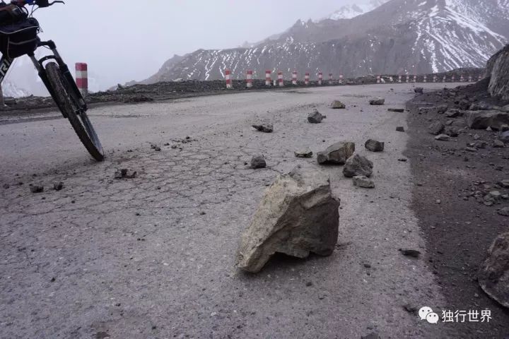 当你还在为生活抱怨,当你还在抱怨生活不易的时候