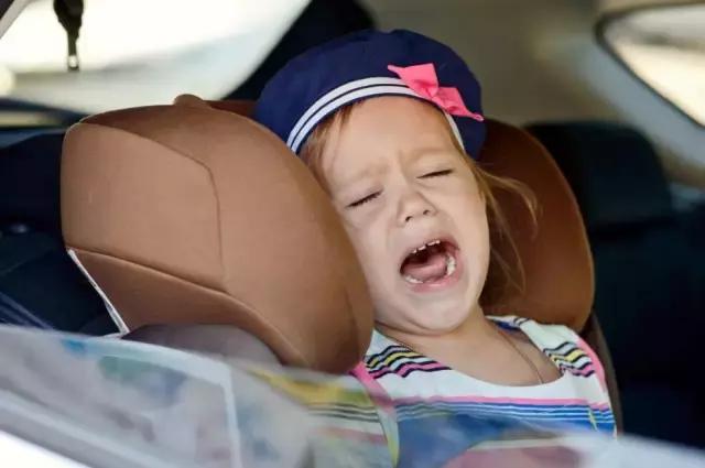 对付爱哭的小孩怎么办,对付爱哭孩子