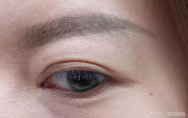 贫民窟女孩和白富美护肤品对比图,贫民窟女孩所有的化妆品和护肤品