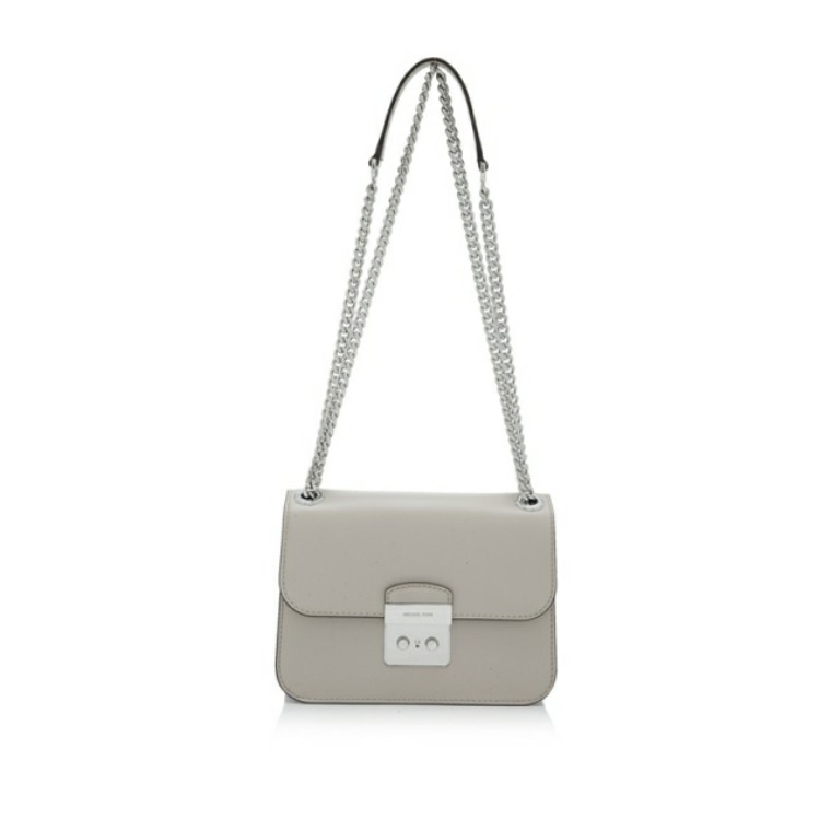 过年去你家拜年穿哪套衣服,春节各种聚会约会怎么穿