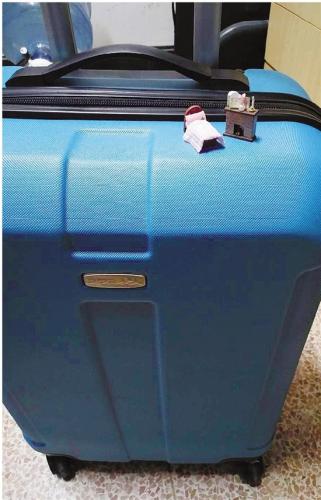 大学生放假回家给家人带点什么,大学生假期回家带些什么东西