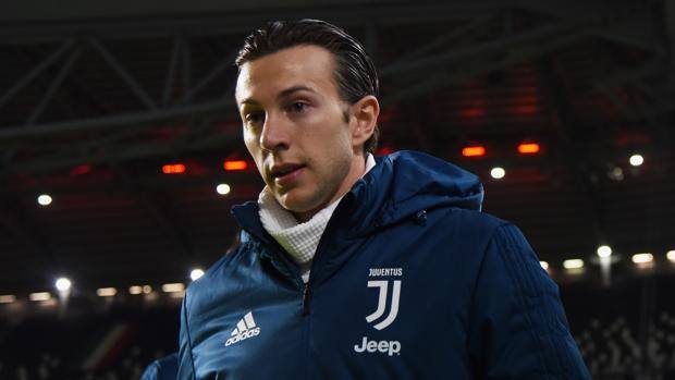 米兰客战1-2遭都灵逆转,ac米兰主场迎战拉齐奥