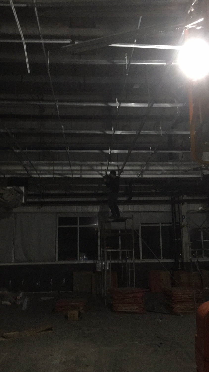 轻钢龙骨吊顶200平多久能吊好,一平米的轻钢龙骨吊顶要多少配件