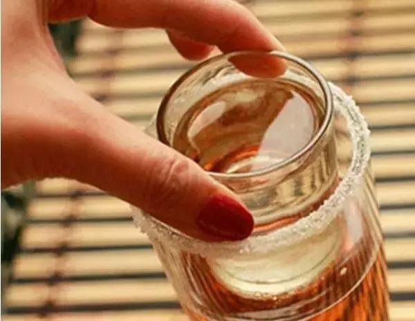 适合做深水炸弹的几款调酒,一杯就醉的深水炸弹怎么调酒