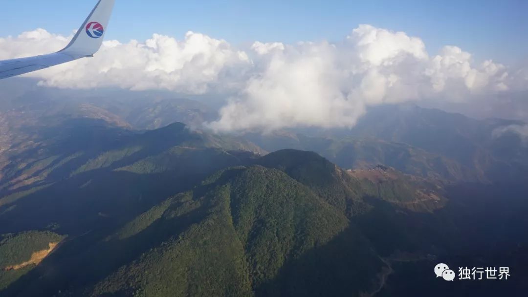 当你还在为生活抱怨,当你还在抱怨生活不易的时候