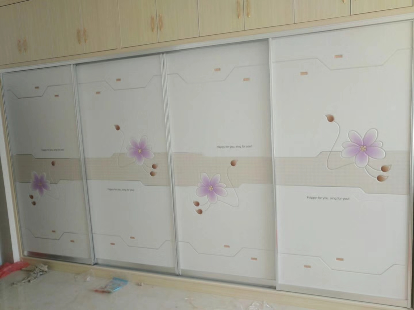 卧室衣柜推拉门和平开门谁更实惠,衣柜推拉门用什么材质好用又实惠