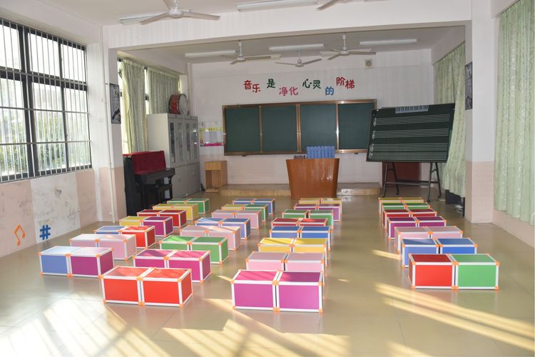 学生成长的沃土师生眷恋的乐园一一八桂绿城小学2017年工作汇报