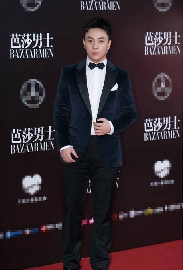 释小龙走红毯,32岁释小龙近照发福认不出