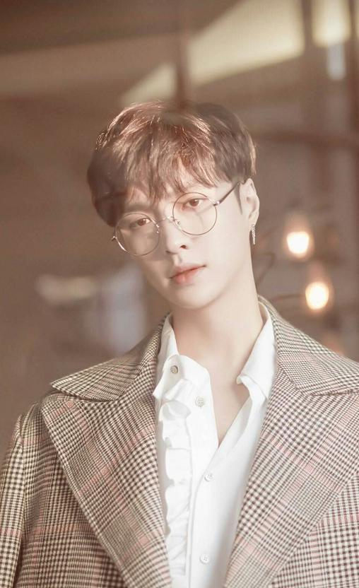 张艺兴的练习生经历能把你看哭，四年八个月他是这么苦过来的！