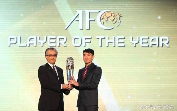 中国首位亚洲足球先生实力远超现役国脚有他的日子球迷好幸福！