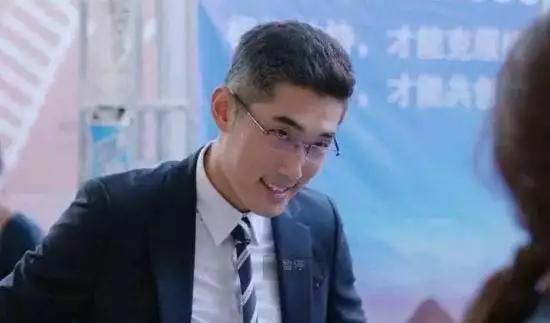 琅琊榜2：小蚯蚓所遇非人，前任现任都不是好鸟，联手坑皇帝