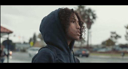 尊严不是一双球鞋能给你的,自强才最重要,看完《KICKS》我哭了