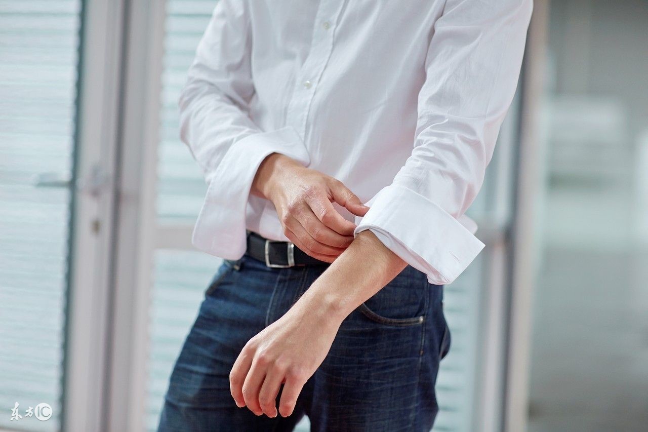 服装搭配男士专业套装,男士春季牛仔裤穿搭技巧