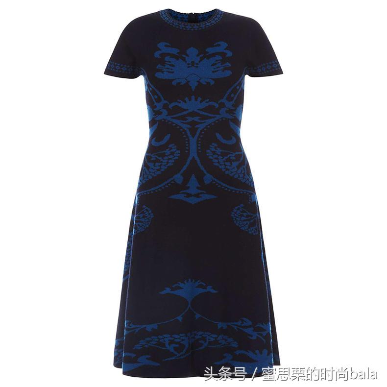 选连衣裙看腰围还是胸围,连衣裙推荐高个子肩宽女生