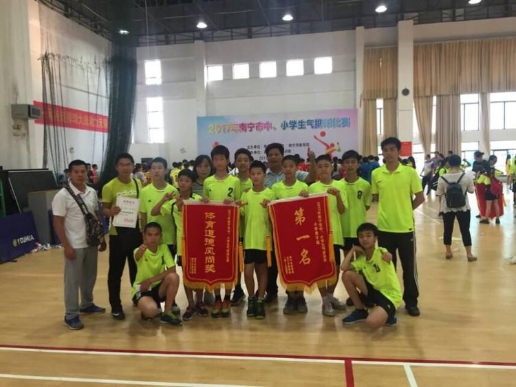 学生成长的沃土师生眷恋的乐园一一八桂绿城小学2017年工作汇报