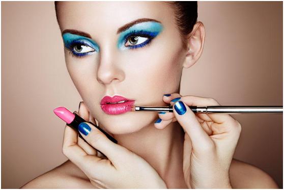 化妆品防水防汗不脱妆怎样化妆,用什么牌子的化妆品不会脱妆