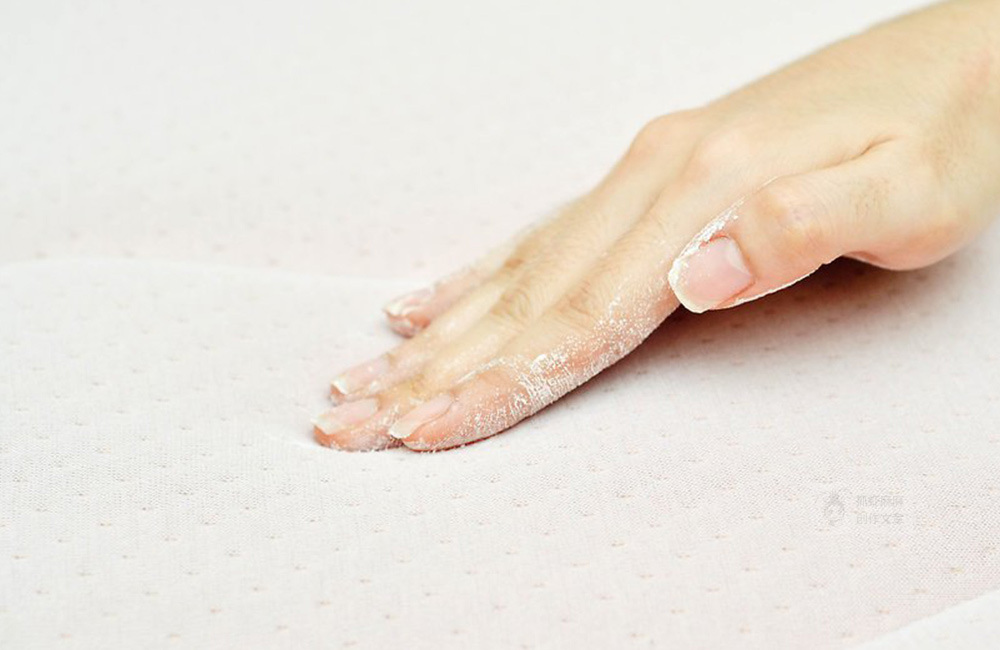 宝宝在床垫上尿尿了怎么处理,宝宝棉被上尿尿怎么处理