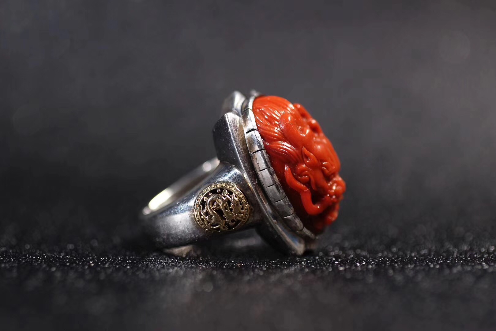 北工牙雕大师作品,喀什纯黄铜手工制作戒指